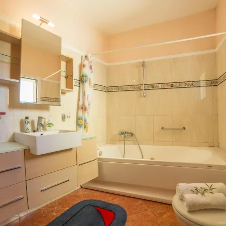 Oli Terra Apartment
