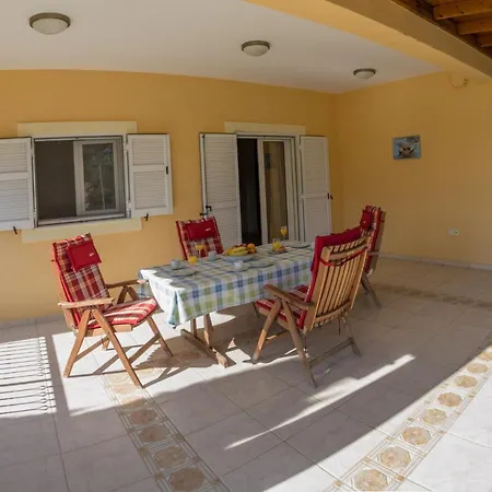 Oli Terra Apartment